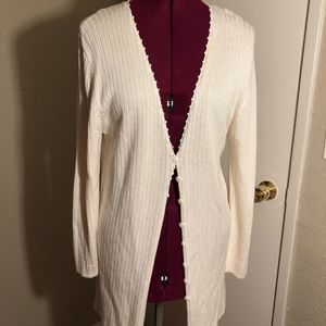 Worthington woman’s sweater size L. Beige